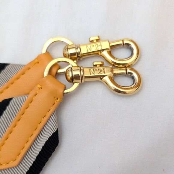 No. 21 Micro Shopping Verticale Tote - Picture 12 of 12